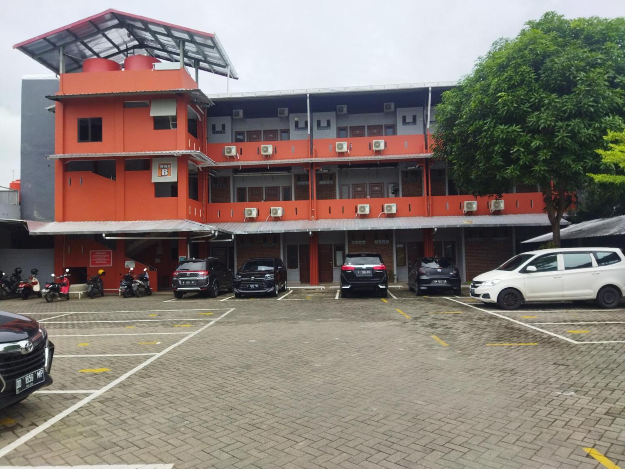 Hotel Oyo 92098 Kost Orange Syariah Makasar Exteriér fotografie